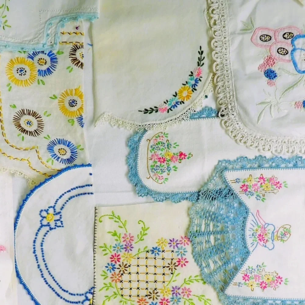 Vintage Embroidered Linens & Lace Mystery Grab Bag 🌸 Large Box 🍄 14-20 Pieces
